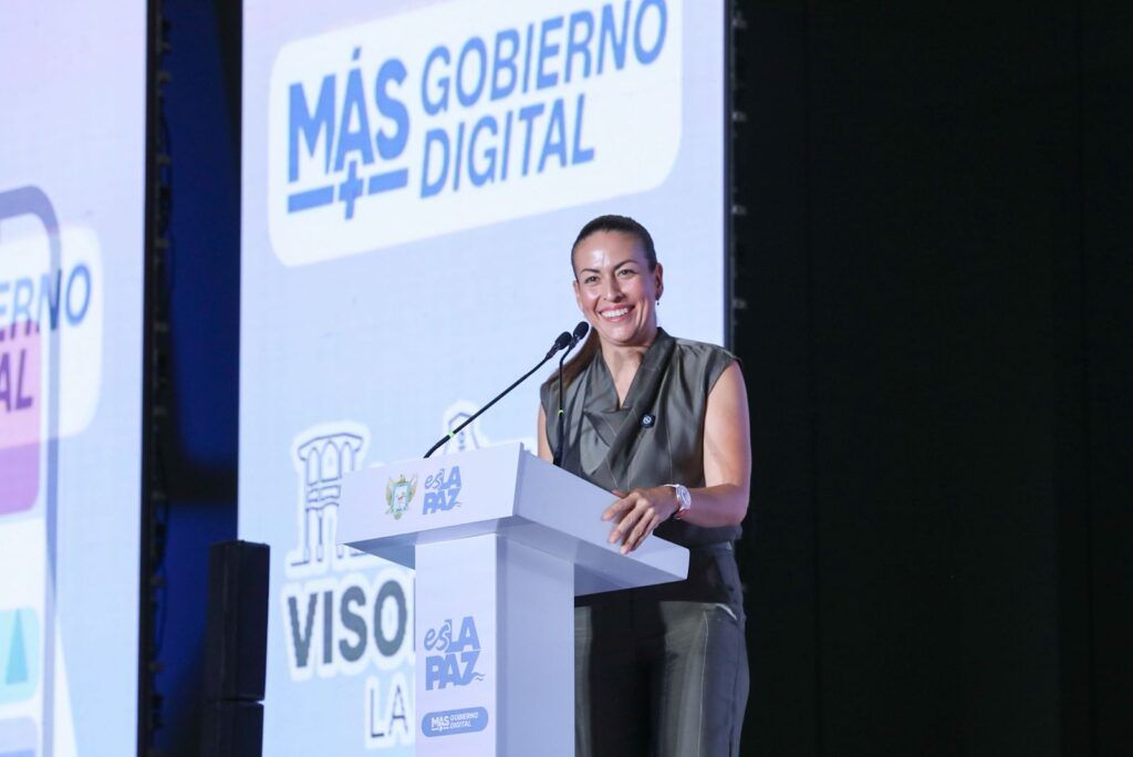 Ante más de mil asistentes, Milena Quiroga presenta ecosistema con App La Paz, Visor Urbano, Servicios en línea, Llave MX, kioskos y el próximo asistente vía WhatsApp CHATLP.