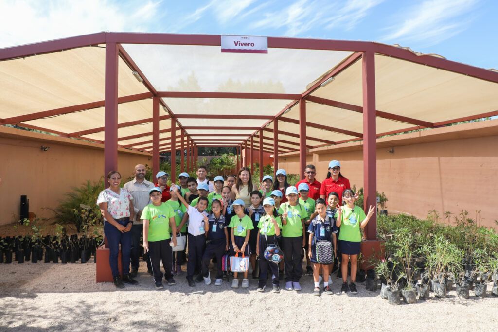 El espacio vivero en el EcoParque arranca con 2,850 plantas y programas de visita para niñas y niños con riego de agua tratada, mulch y composta.