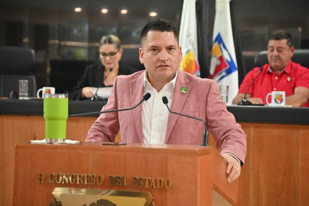 La propuesta de Erick Agúndez Cervantes busca que leyes, reglamentos y normas en materia de movilidad incluyan información accesible, apoyos para la comunicación y ajustes razonables en beneficio de personas con discapacidad intelectual, psicosocial o múltiple.