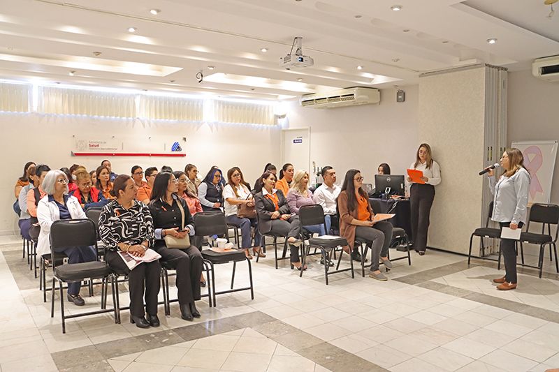A través del programa “Juntas desde el cuidado”, la Secretaría de Salud refuerza la igualdad, el respeto y la aplicación de protocolos contra el hostigamiento y acoso sexual en oficinas centrales.