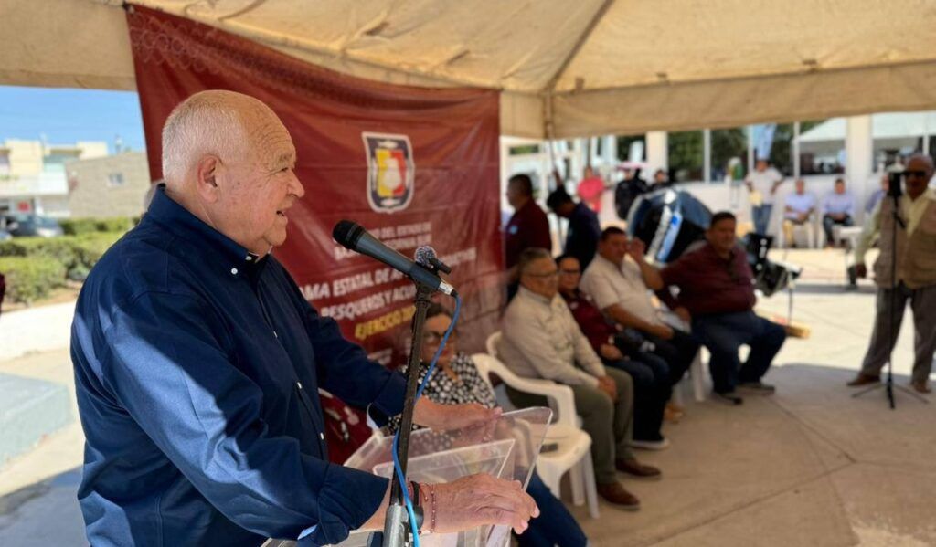 Víctor Castro Cosío encabezó la entrega de motores, artes de cultivo, redes y módulos de preengorda que beneficiarán a 36 cooperativas y 13 permisionarios en comunidades de Comondú