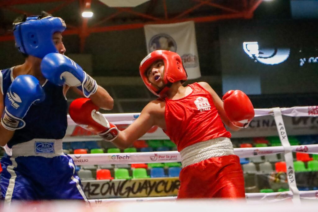 Boxeadores de los cinco municipios del estado se dan cita en Arena La Paz y en el kiosco del malecón para disputar las rondas preliminares y las 30 finales del torneo organizado por el XVIII Ayuntamiento de La Paz.