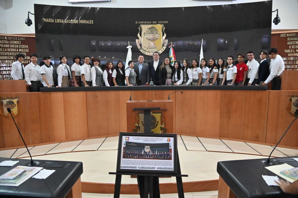 Las y los 21 integrantes del XVII Parlamento Juvenil exhortaron a autoridades estatales a reforzar la atención a la salud física y mental, ampliar espacios deportivos, garantizar infraestructura segura e incorporar nutrición en los planes de estudio.