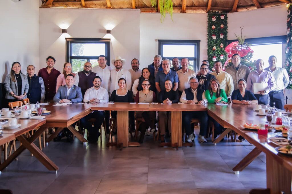Ayuntamientos y legisladores analizan la creación del Derecho de Saneamiento Ambiental para fortalecer la restauración ecológica estatal.