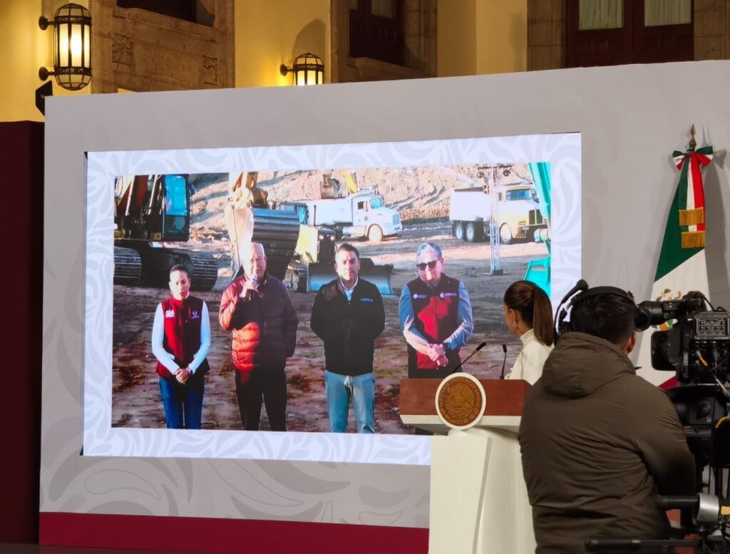 Víctor Castro destaca que la obra incluye potabilizadora, acueducto de 15 km y 22 tanques elevados para mejorar distribución en La Paz.