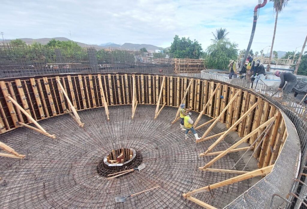 Con nuevas redes, plantas desaladoras y modernización de pozos, la Comisión Estatal del Agua busca mejorar la calidad de vida en Loreto, Mulegé, La Paz y Comondú.
