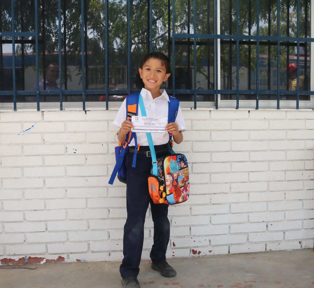 El Programa de Subsidio a la Educación contempla apoyos directos a familias y participación de más de 150 comercios locales.