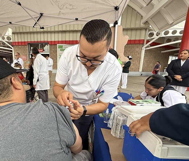 Los macrocentros ofrecen biológicos seguros y gratuitos para personas adultas mayores, menores de cinco años y población con comorbilidades.
