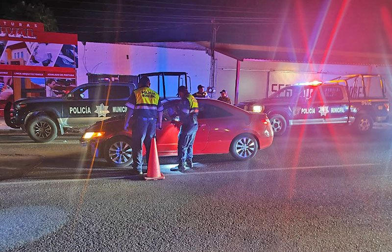 Autoridades municipales y estatales reiteran llamado a no manejar tras consumir alcohol y usar alternativas seguras.