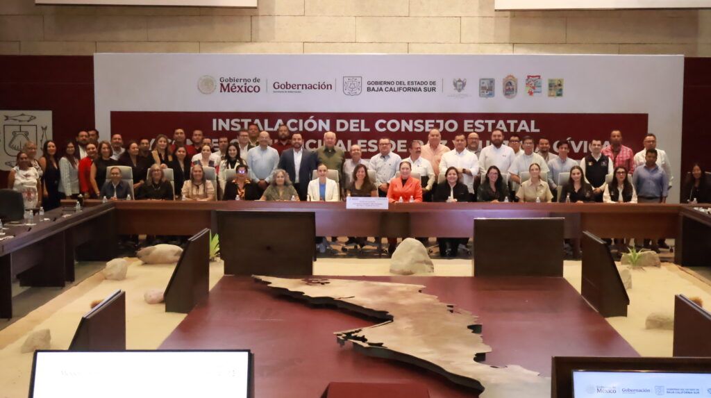 El gobernador Víctor Manuel Castro Cosío encabezó la instalación del Consejo Estatal y los Consejos Municipales de Paz y Justicia Cívica en La Paz.