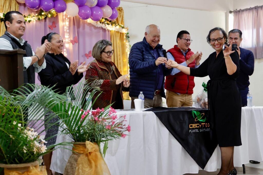 CECyT 03 Santiago recibe unidad vehicular; Asociación Damiana del Desierto obtiene pickup y se entrega casa a afectada por lluvias