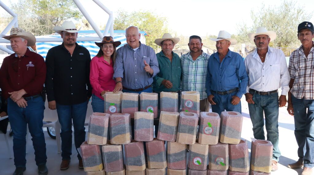 En gira por Los Dolores, el Gobierno Estatal entregó insumos y equipos para fortalecer campo y autosuficiencia alimentaria.