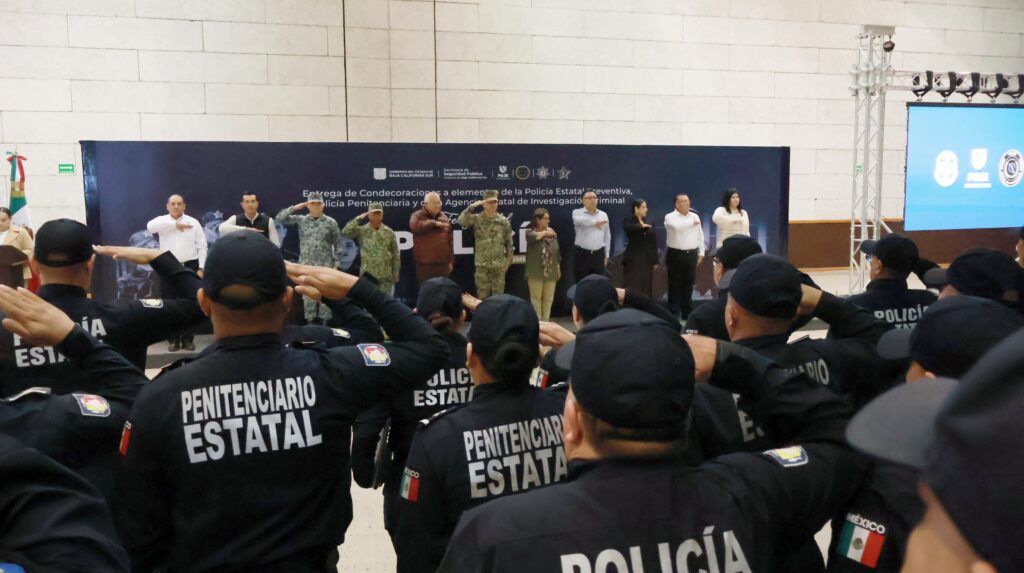 También se reconoció al personal de la Agencia Estatal de Investigación Criminal por su labor operativa.