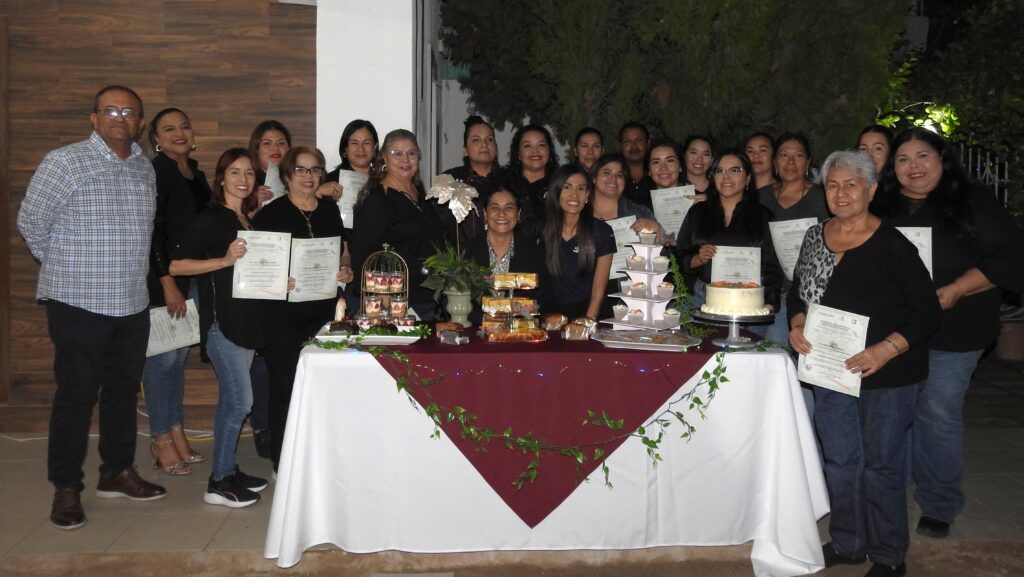 Las y los participantes recibieron instrumentos básicos y capacitación gratuita para emprender sus propios negocios.
