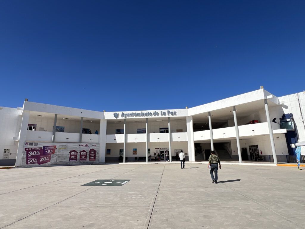 La administración de Milena Quiroga eroga más de 155 millones de pesos para depositar aguinaldo, bono navideño, prima vacacional y quincena del 10 de diciembre, como muestra de finanzas sanas y reconocimiento al personal municipal.
