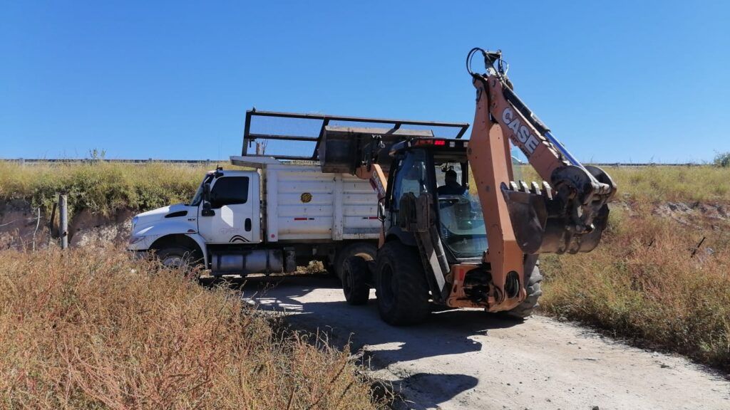 Contraloría municipal informa que el acceso corresponde a una vía pública vigente en el Ejido Plutarco Elías Calles.
