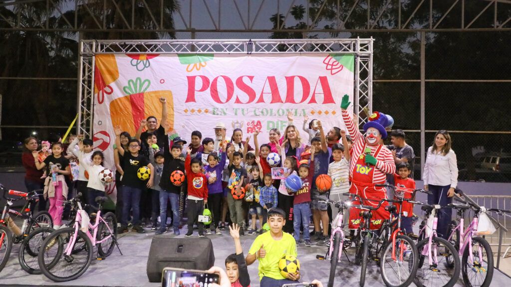 La alcaldesa convivió con familias en la cancha deportiva; hubo rifas para niñas y niños y espectáculo de payasos.