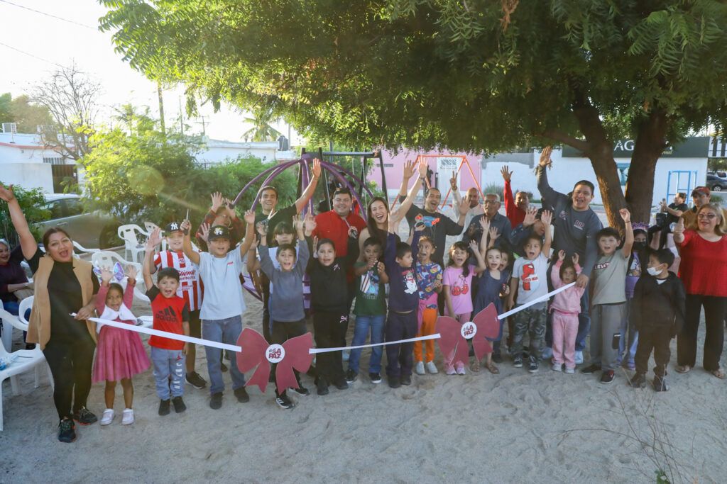 La obra incluyó andadores, guarniciones, bancas, cuatro juegos infantiles y nueva iluminación para mejorar seguridad y convivencia familiar.