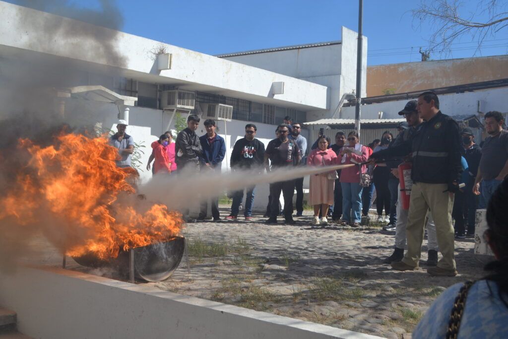 Durante 2025 se atendieron incendios en viviendas y comercios, además de conformarse ocho comités en comunidades del municipio.