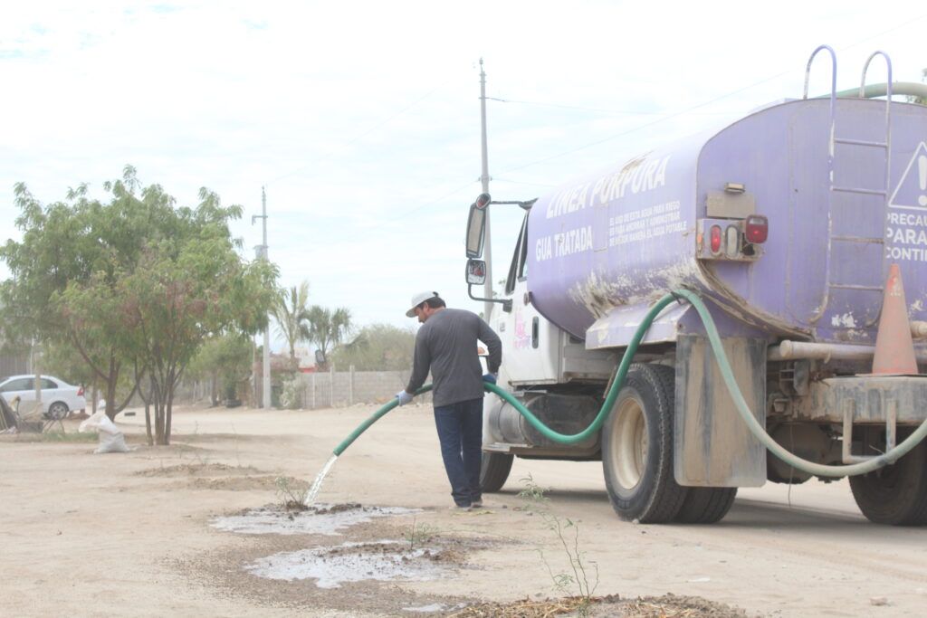La pipa púrpura permite atender parques, bulevares y campos deportivos sin utilizar agua potable.
