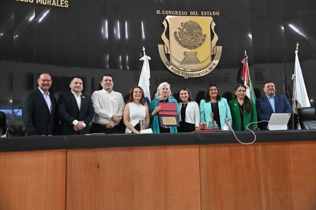En sesión solemne, el Congreso del Estado entregó el Reconocimiento 2024 al Dr. Héctor G. Nolasco Soria y el Reconocimiento 2025 a la Dra. Christine Johanna Band Schmidt por su destacada labor científica.