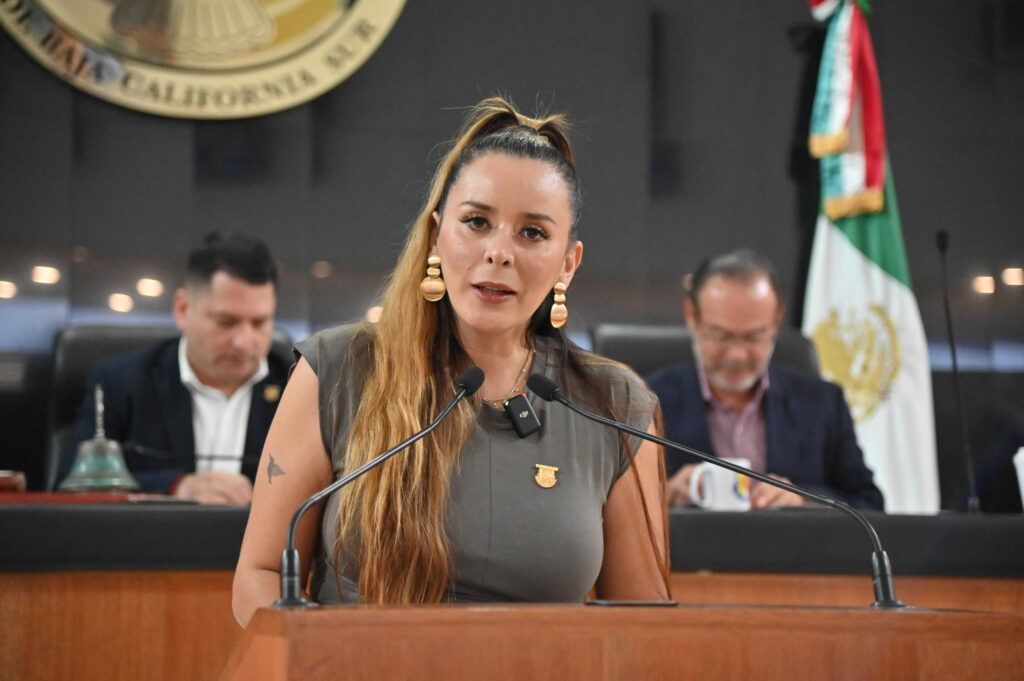 La diputada Arlene Moreno Maciel presentó una iniciativa para instituir formalmente el Parlamento de Mujeres del Estado de Baja California Sur,