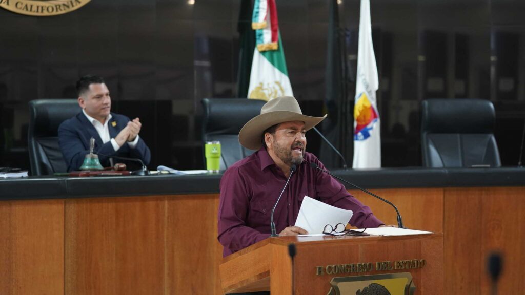 Venustiano Pérez presenta iniciativa para suspensión preventiva obligatoria en educación ante denuncias