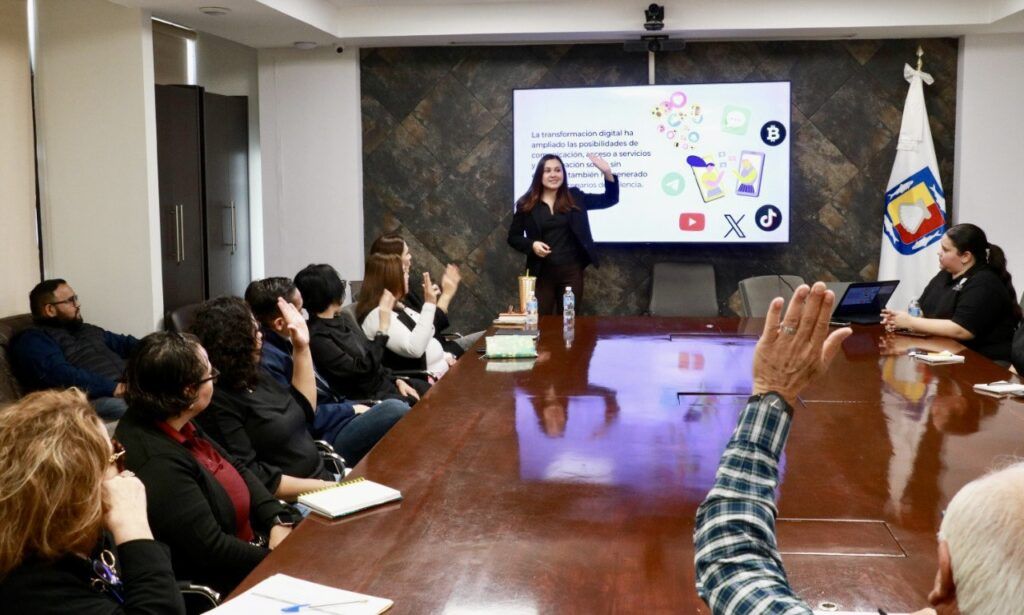 Personal de la Oficina del Ejecutivo participó en la capacitación “La violencia digital contra las mujeres”, impartida por la PGJE, para reforzar la prevención, atención de denuncias y promoción de entornos digitales seguros y libres de violencia.