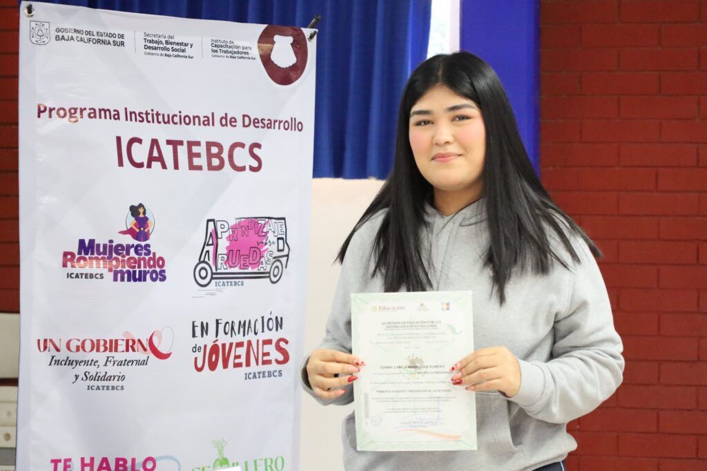 estudiantes del Centro de Estudios de Bachilleres (CEB 8/2) concluyeron el curso “Primeros Auxilios y Prevención de Incendios”, impartido dentro del programa institucional “En Formación de Jóvenes ICATEBCS”.