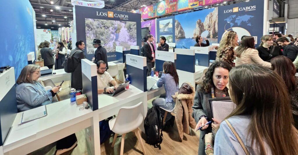 La delegación de Baja California Sur cerró FITUR con 168 reuniones estratégicas, alianzas con aerolíneas y reconocimientos internacionales en turismo wellness.
