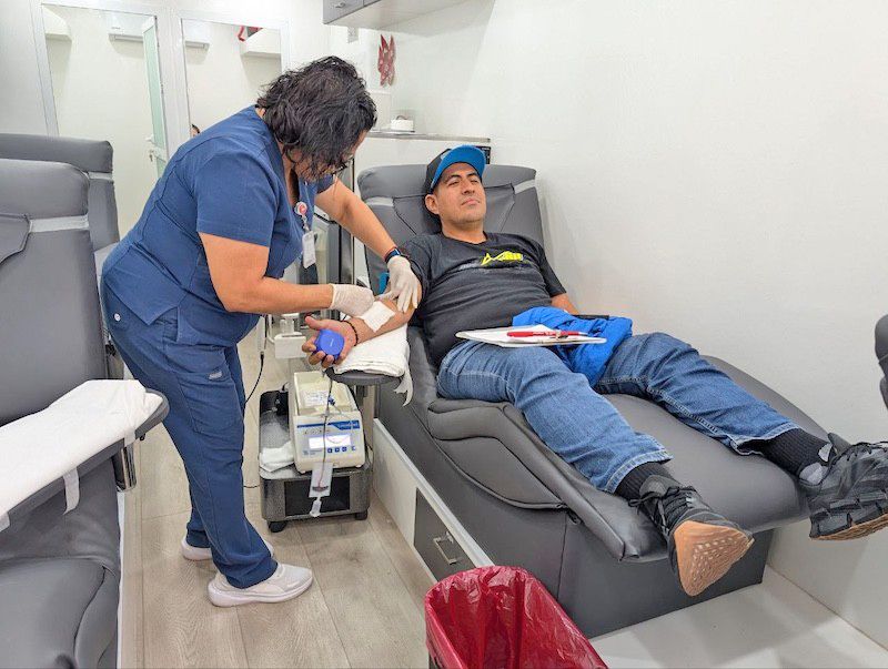 La Secretaría de Salud, a través del Centro Estatal de Transfusión Sanguínea, realizó en La Paz las primeras colectas extramuros de 2026