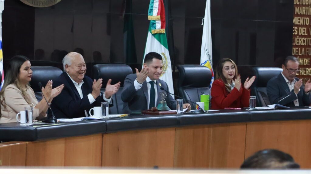 Gobernador llama a fortalecer el compromiso ciudadano en este 51 aniversario de la promulgación y entrada en vigor de la Constitución Política de Baja California Sur, 