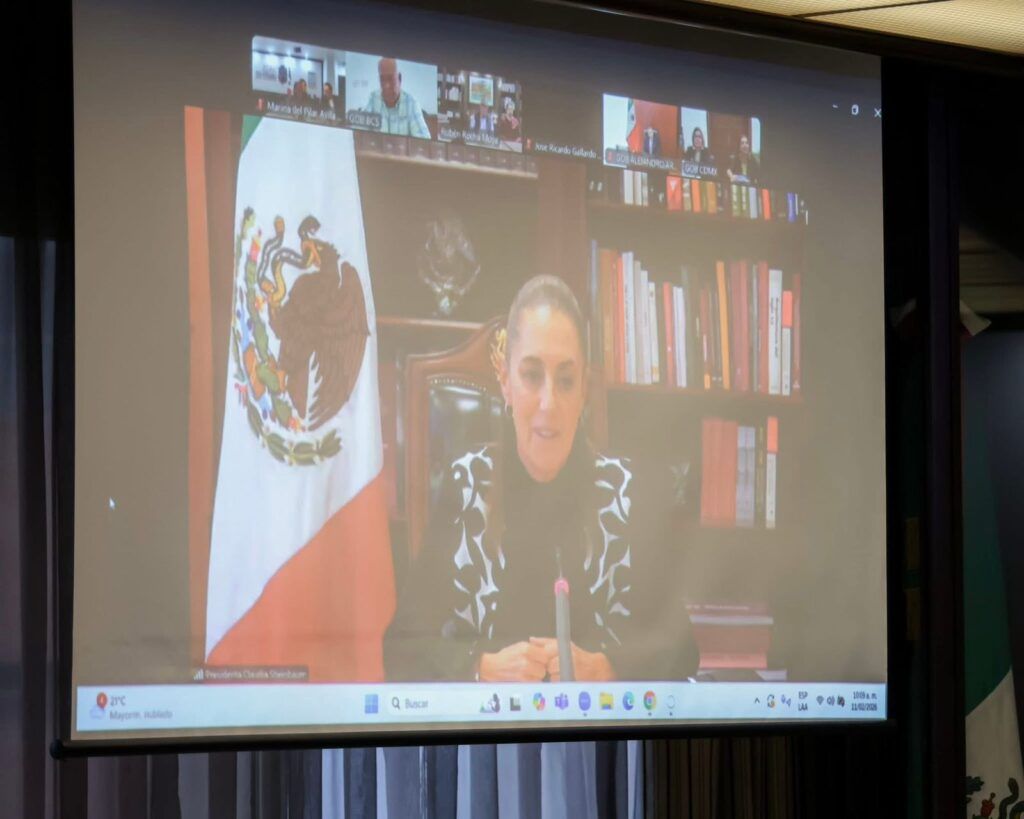 Con el compromiso de proteger la salud de las y los sudcalifornianos, el gobernador Víctor Manuel Castro Cosío participó en la reunión virtual encabezada por la presidentaClaudia Sheinbaum Pardo, junto con gobernadoras y gobernadores del país, para coordinar esfuerzos frente al brote de sarampión
