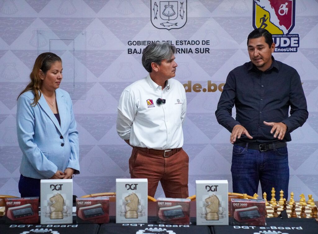 Por primera vez, INSUDE realizó una aportación directa a la Asociación Estatal de Ajedrez con tableros de estándar europeo. La entrega se realizó durante la etapa estatal de la Olimpiada CONADE 2026.