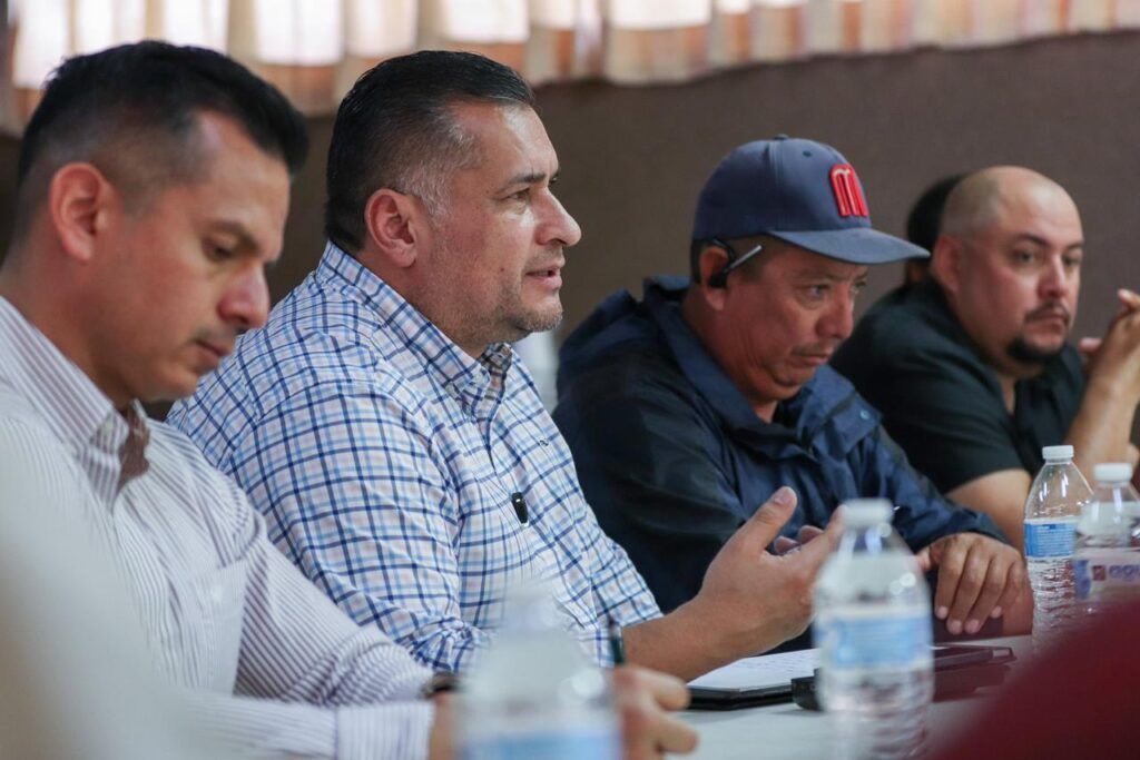 En reunión con hoteleros y prestadores de servicios de Loreto, Saúl González Núñez afirmó que la instalación de Consejos de Paz y Justicia Cívica fortalecerá prevención social, cultura de legalidad y participación ciudadana.