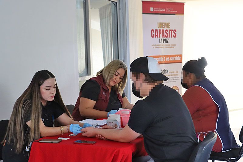Las jornadas gratuitas y voluntarias se realizaron en preparatorias y universidades, centros de rehabilitación, penales, plazas comerciales y espacios comunitarios para fortalecer prevención y detección oportuna de ITS