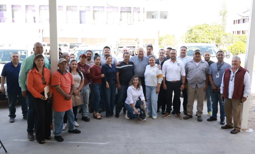 Víctor Castro Cosío encabezó la entrega de equipamiento al personal operativo y afirmó que se dará seguimiento a más requerimientos del área en próximos meses, como parte de un proceso de mejora interna.