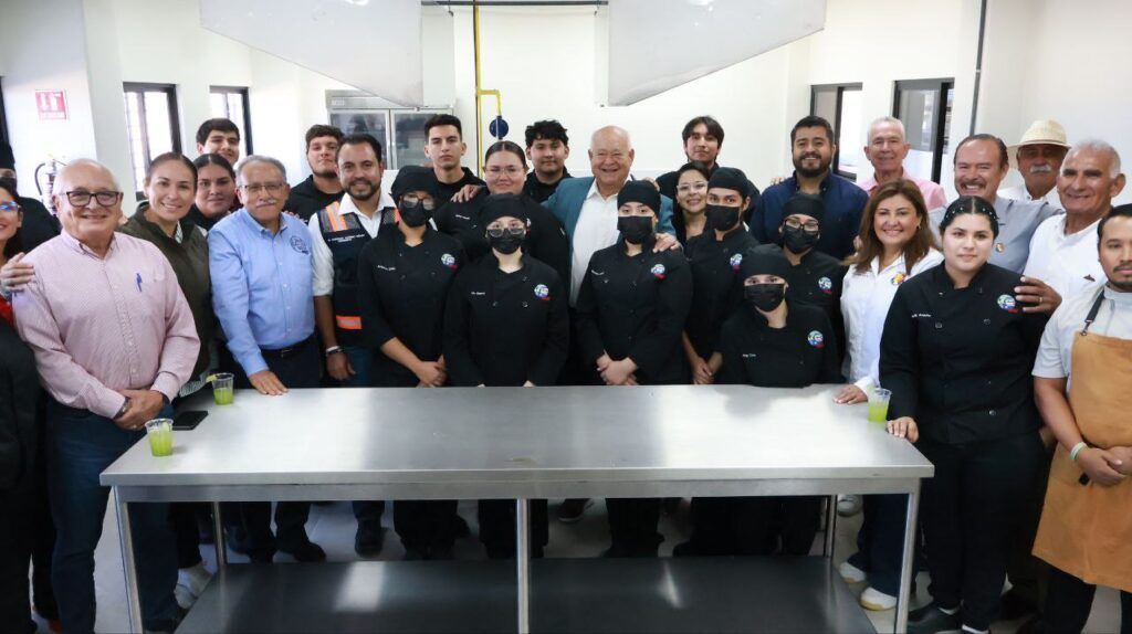 El nuevo laboratorio en UABCS La Ribera permitirá que más estudiantes se preparen sin alejarse de su comunidad. Autoridades resaltaron avances en educación superior y acciones de justicia laboral para el magisterio en BCS.