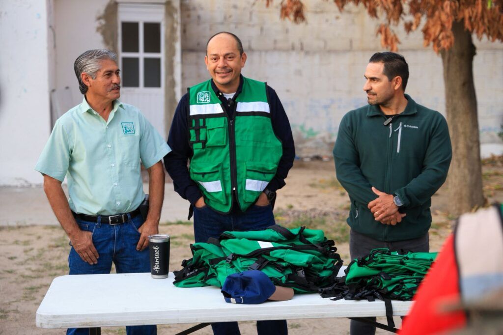 El organismo señaló que el equipamiento mejora la visibilidad del personal durante actividades diarias, fortalece condiciones de trabajo y contribuye a un servicio más seguro y profesional.