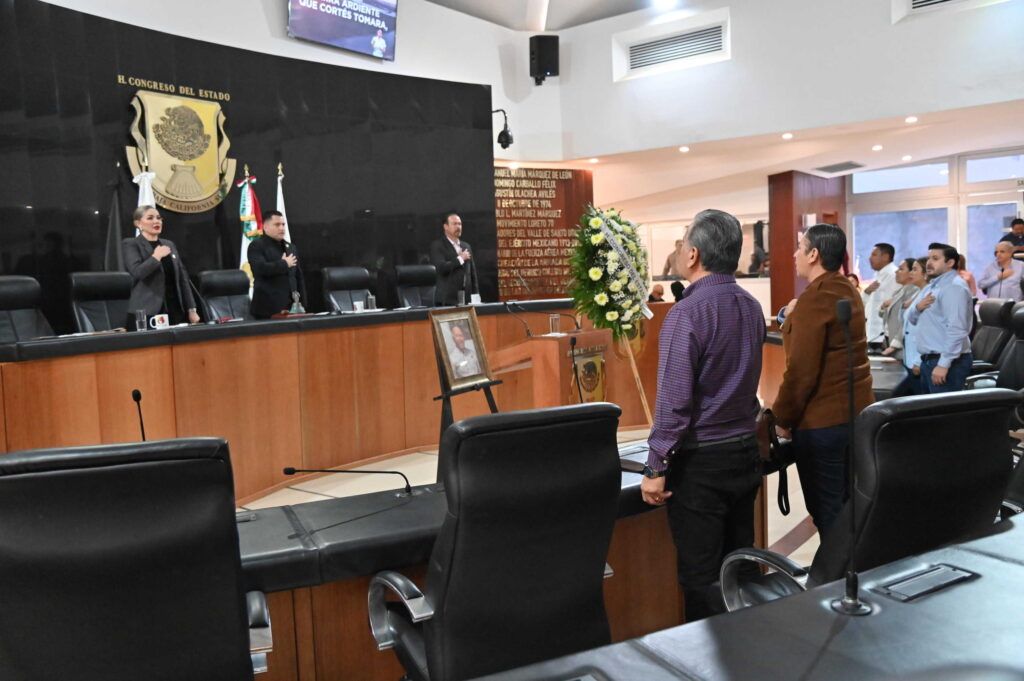 Legisladores, familiares y amigos recordaron la congruencia, capacidad conciliadora y legado formativo de Mundo Salgado, exdiputado local y referente del servicio público en BCS.