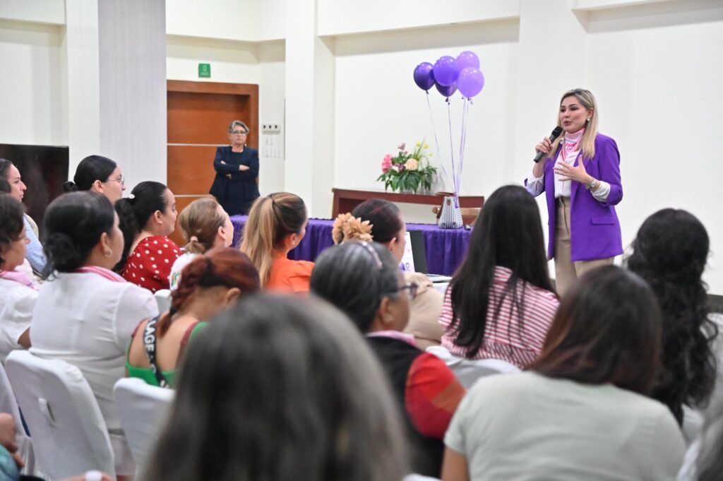 La diputada Karina Olivas Parra encabezó el encuentro con enfoque en salud, bienestar emocional y empoderamiento femenino