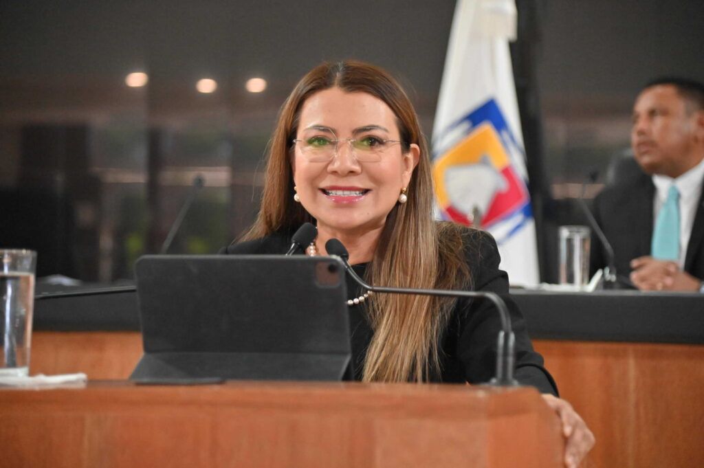 Diputada Lupita Saldaña propone tipificar la cohabitación forzada de menores y aumentar sanciones.