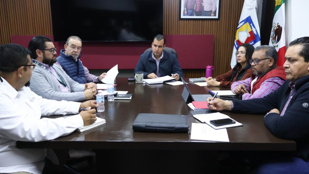 Autoridades revisan procesos de donación y regularización de predios destinados a la atención médica. SALUD