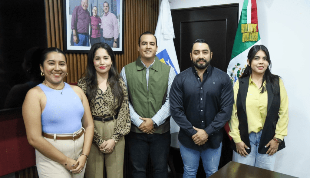Autoridades y nueva mesa directiva del CCE acuerdan impulsar innovación y desarrollo económico.
