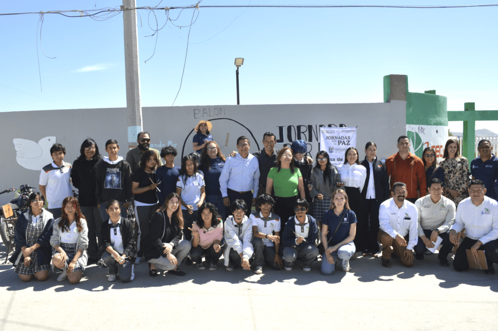 El programa promueve valores, prevención de riesgos y convivencia pacífica entre estudiantes.