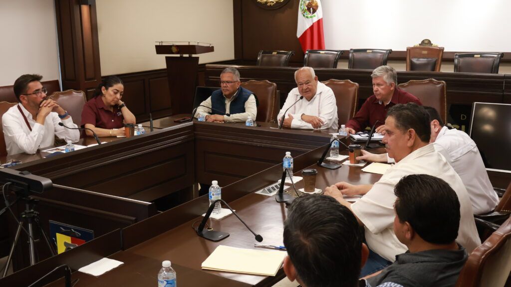 Víctor Castro se reunió con productores para organizar al sector, planear programas de impulso y fortalecer la comercialización en mercados nacionales e internacionales
