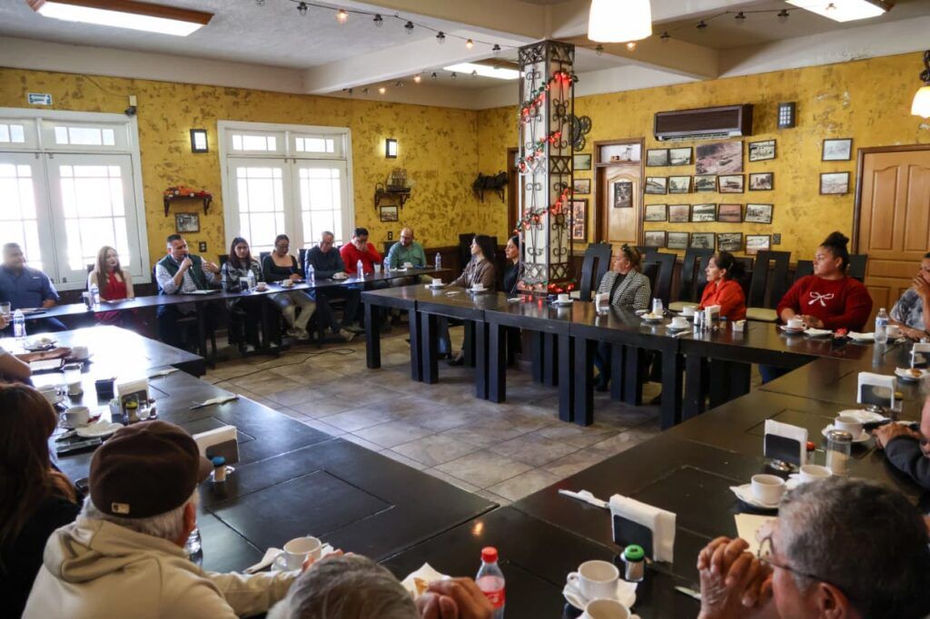 Durante gira de trabajo en Vizcaíno y Santa Rosalía se escucharon planteamientos ciudadanos sobre servicios, desarrollo y programas sociales.