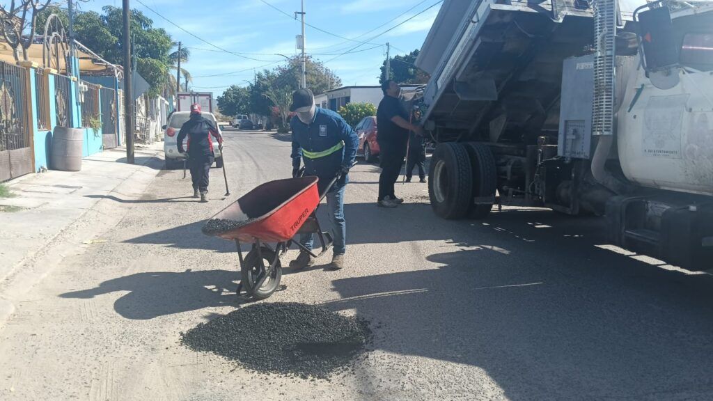 Las cuadrillas de Servicios Públicos atendieron 111 reportes ciudadanos y realizaron trabajos emergentes en la ciudad y delegaciones.