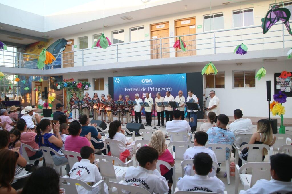 Familias disfrutan de actividades culturales y artísticas en el Centro Municipal de las Artes
