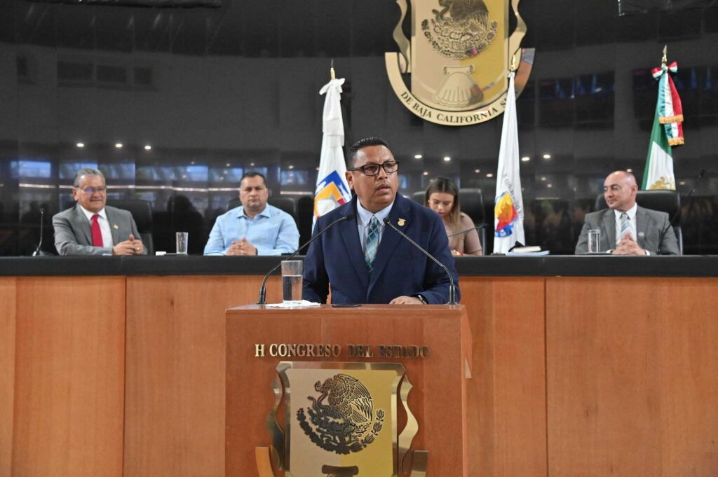 El diputado Martín Escogido Flores llamó a privilegiar el diálogo y los acuerdos políticos en el trabajo legislativo.